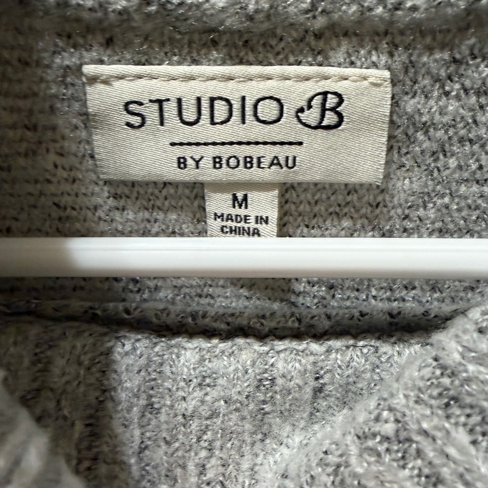 Studio B Elegant Gray Heart Pattern Turtleneck Sw… - image 4